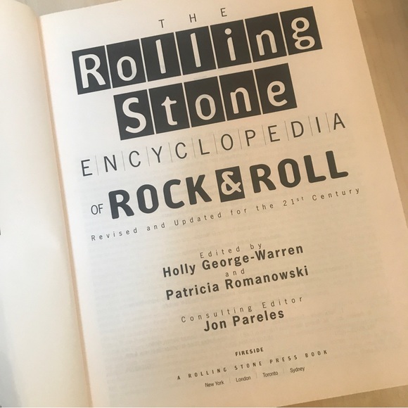 Encyclopedia of ROCK & ROLL by The Rolling Stone. 1,114 pages. Huge 😎 - Picture 3 of 8
